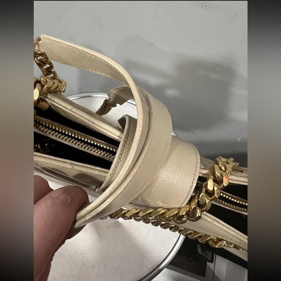 Authentic Saint Laurent YSL Grain De Poudre Matelasse Shoulder Tote in Tan Gold - Picture 12 of 16